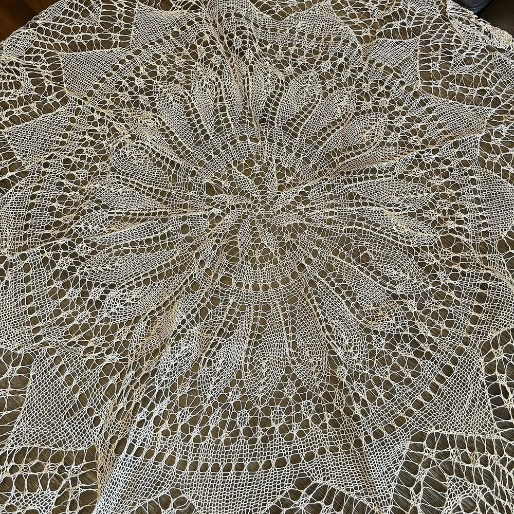 Vintage Handmade Lace Tablecloth 48